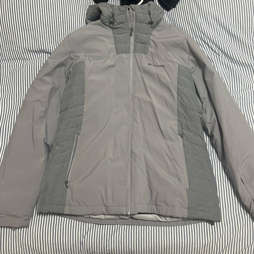 COLUMBIA WOMENS INSULATED SKI JACKET